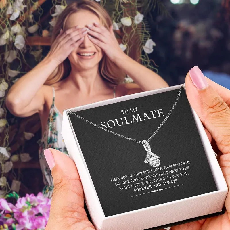 Aayiliyaa versatile mother's day necklace gift
