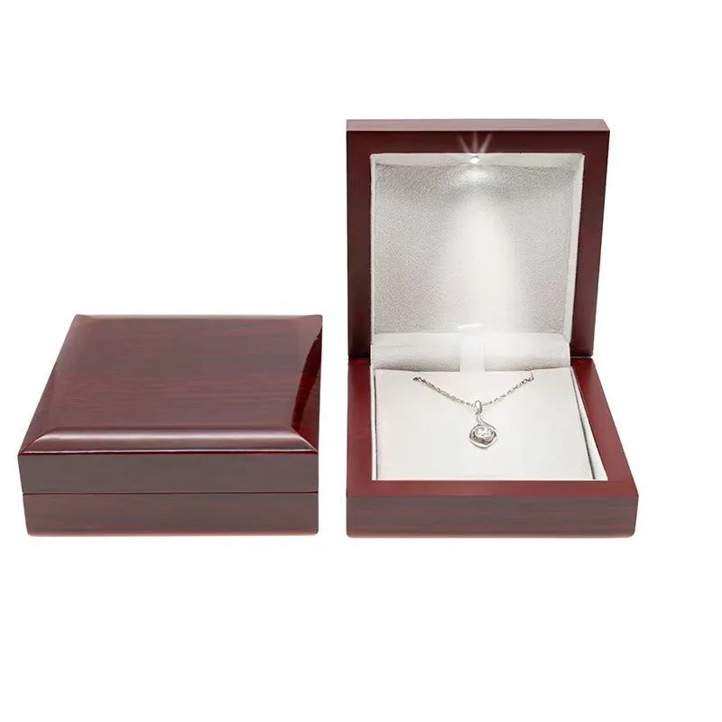 Aayiliyaa versatile mother's day necklace gift