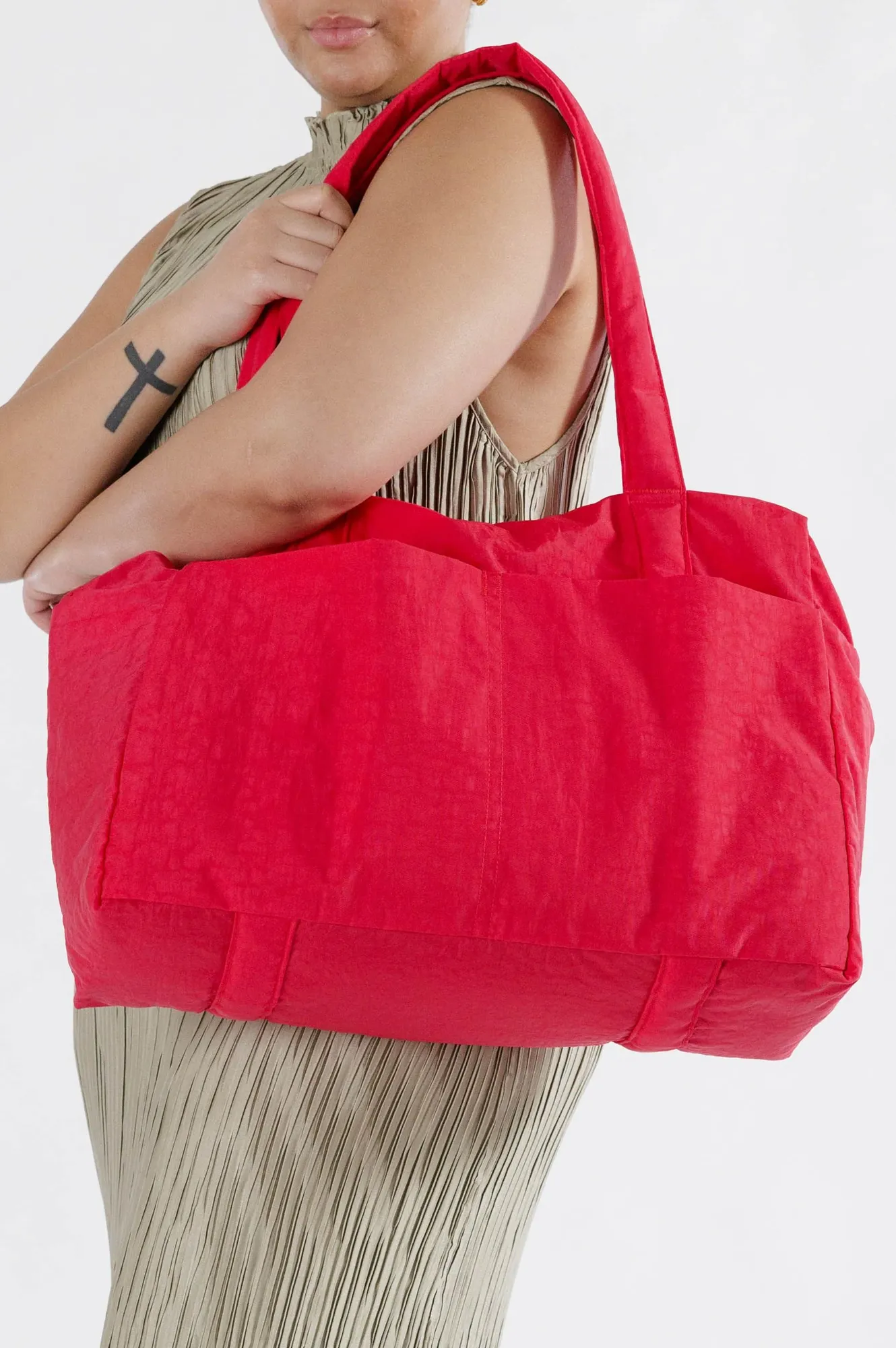 Baggu Candy Apple Small Cloud Carry-on Bag
