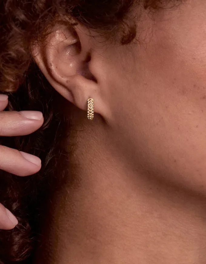 Chia Huggie Earring Gold