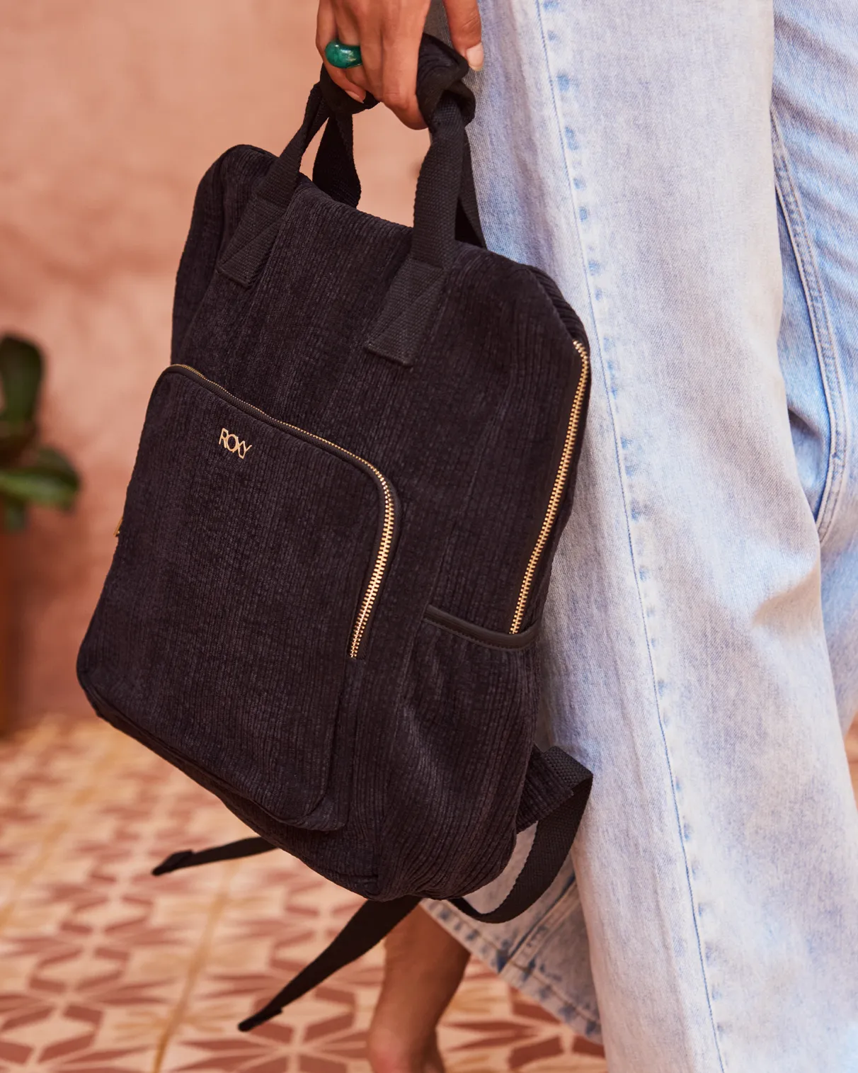 Feeling Good Corduroy Backpack in Anthracite