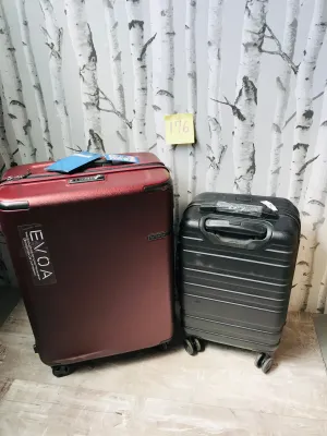 LOT 176-LOT OF 2 HARD SHELL ROLLING SUITCASES, NORDSTROMS, NEW ITEMS, BLACK ONE HAS KEYS, LARGE ONE HAS KEYPAD TO LOCK, NO KEYS! GREAT FOR RE-SALE OR TO KEEP!