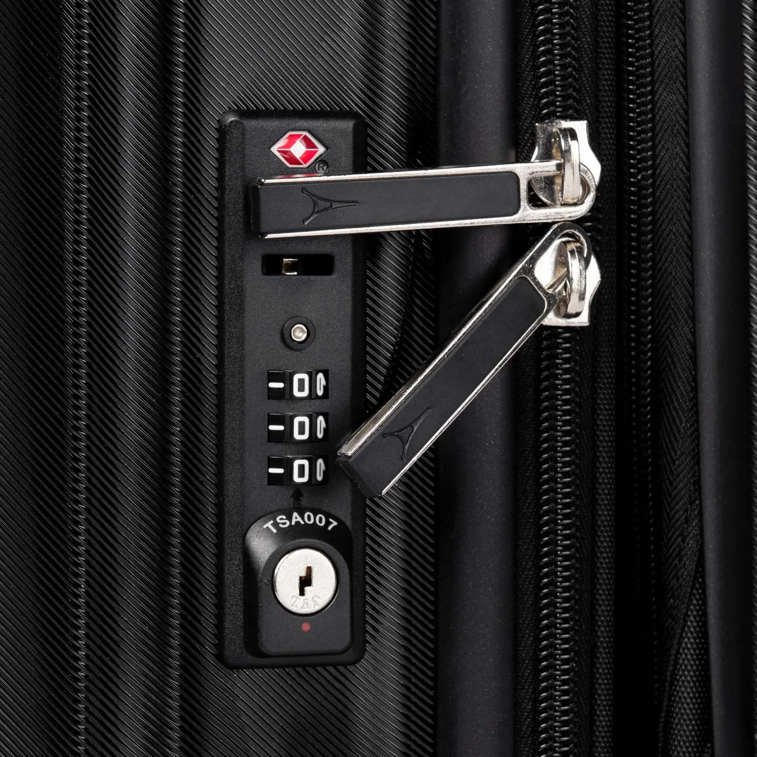 Maxlite® Air Compact Carry-On / Large Check-in Hardside Expandable Spinner Luggage Set